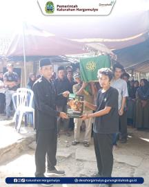 PENYERAHAN AKTA KEMATIAN ALMARHUM SUROSO (JATIBUNGKUS, RT 002/011)